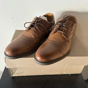 Clarks Men's Tan Leather Cap-Toe Oxfords